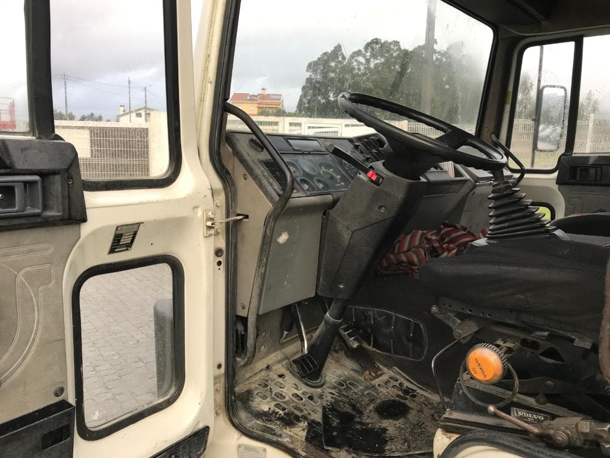 Volvo FL6 Tribasculante · Ano 1991 — image 16