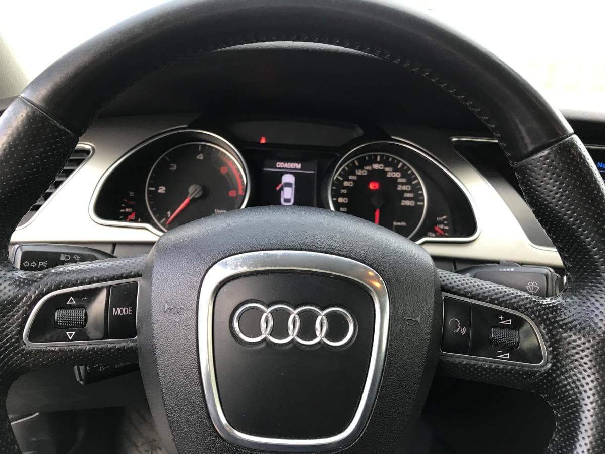 Audi A5 2.0 TDI · Ano 2010 — image 26