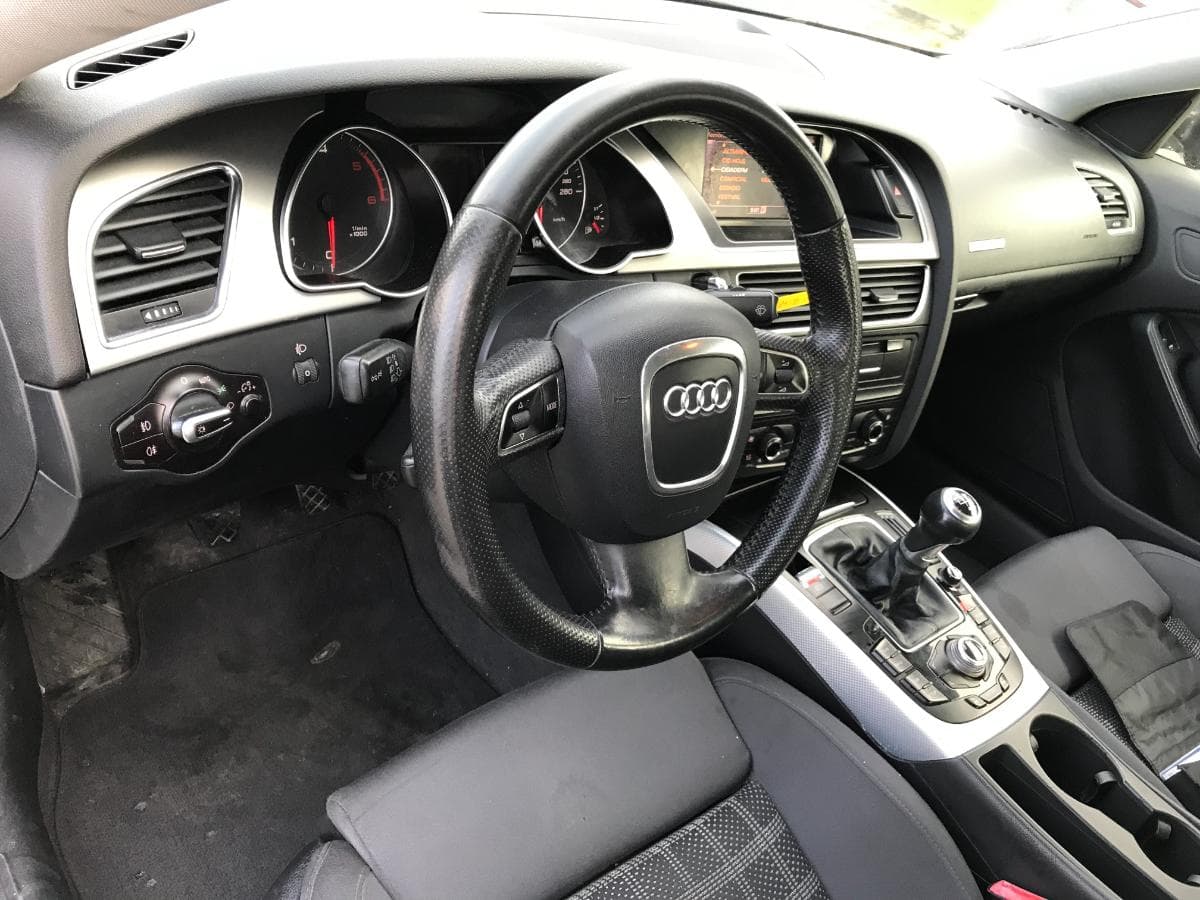 Audi A5 2.0 TDI · Ano 2010 — image 29