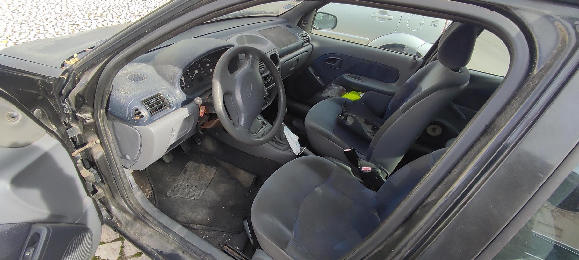 RENAULT CLIO — imagen 4