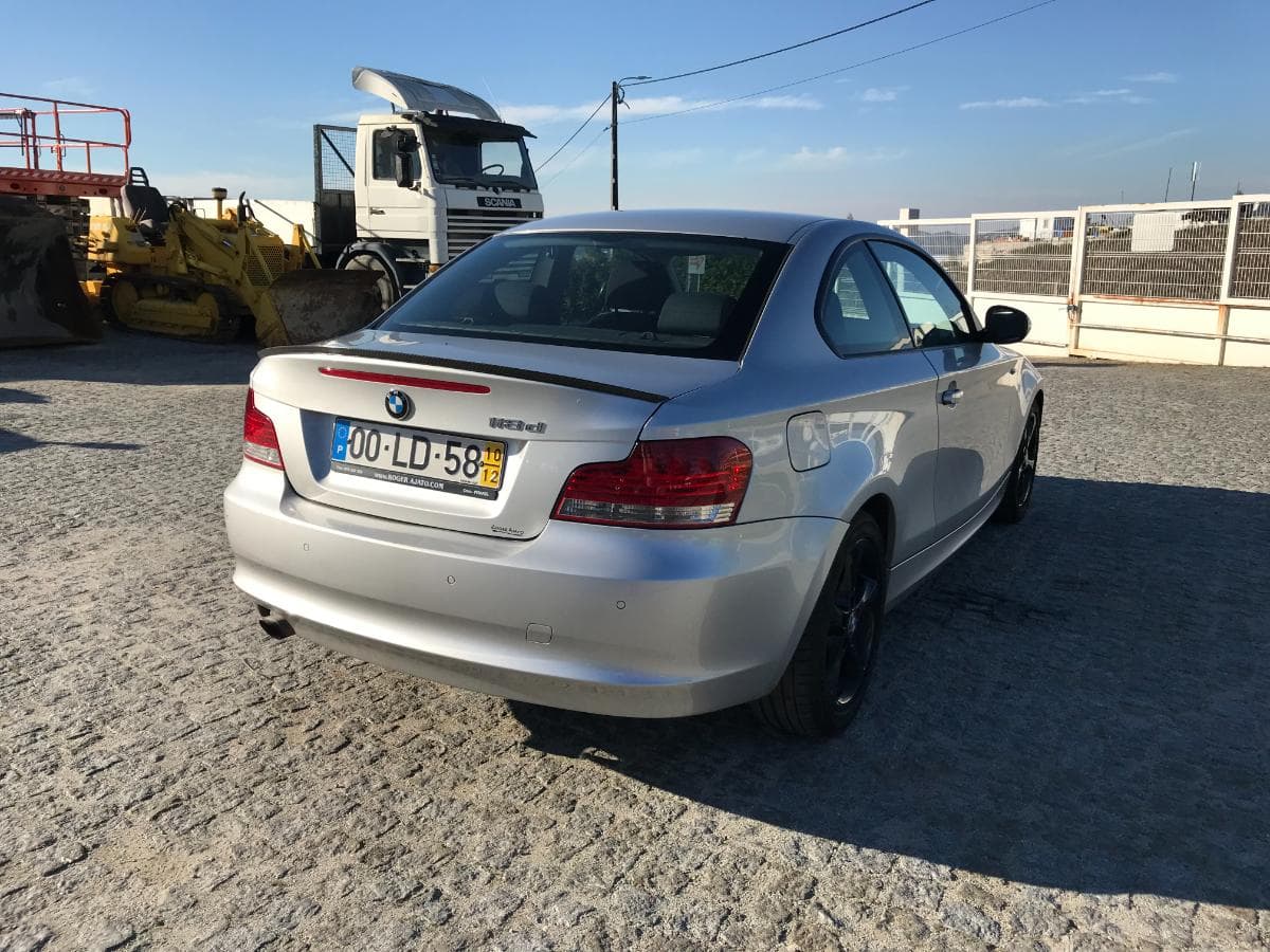 BMW 118 D Coupé · Ano 2010 — imagen 6