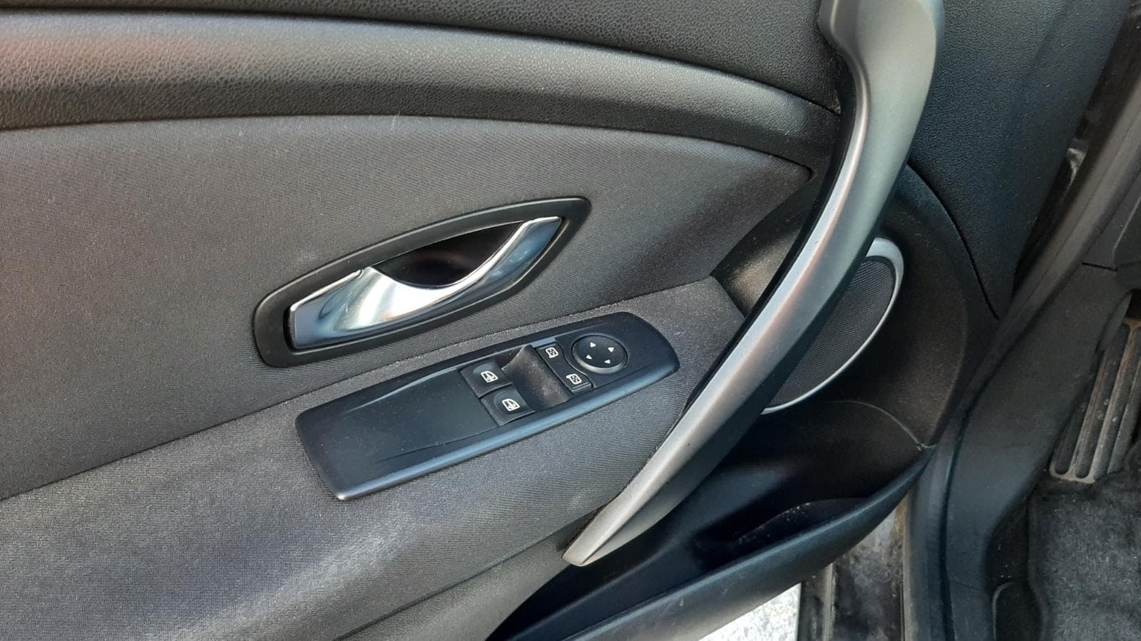 Renault Mégane 1.5 DCI Coupé · Ano 2010 — imagen 24