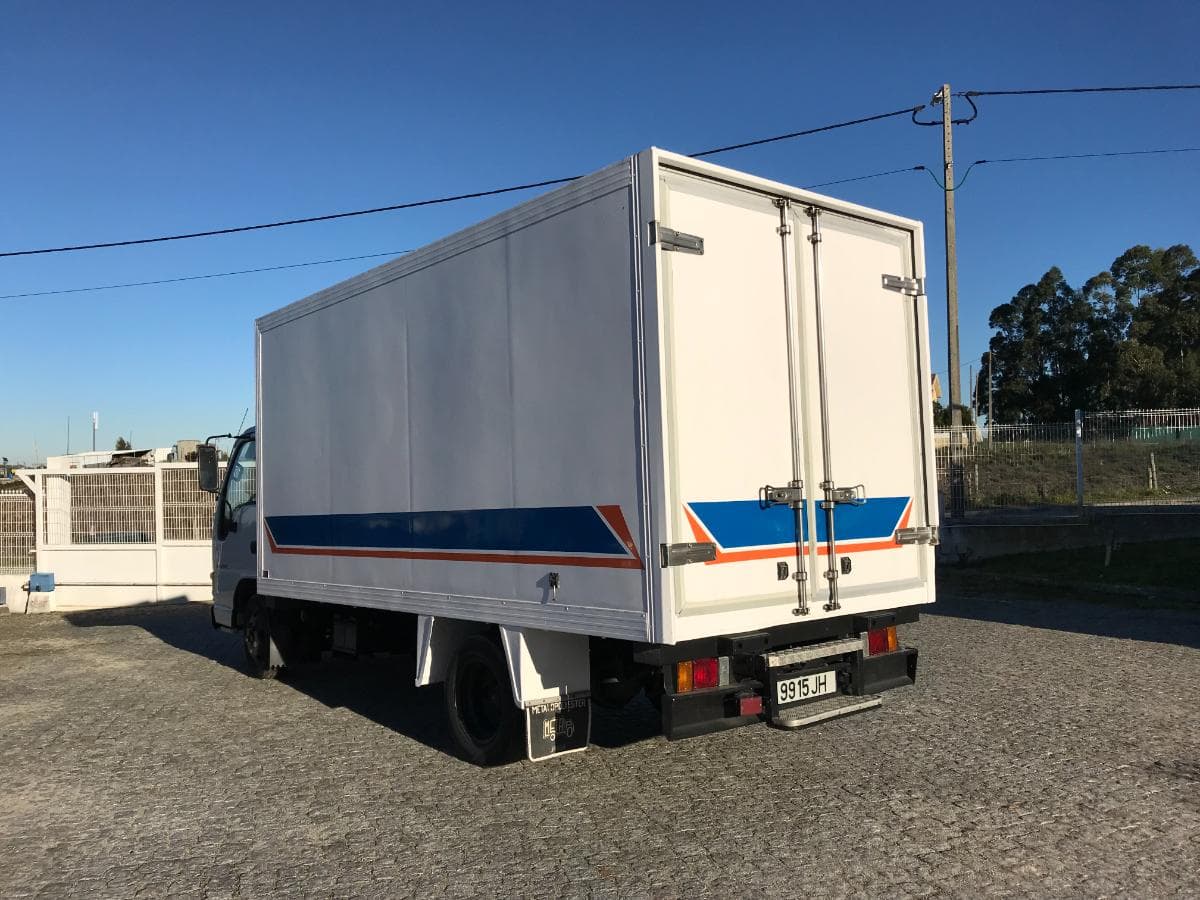 Isuzu NKR 3.1D Com Caixa de Frio · Ano 1997 — imagem 4