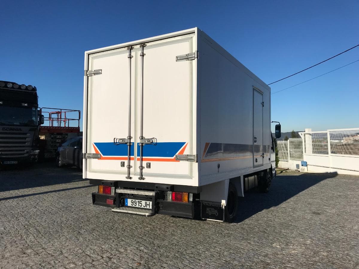 Isuzu NKR 3.1D Com Caixa de Frio · Ano 1997 — imagem 8