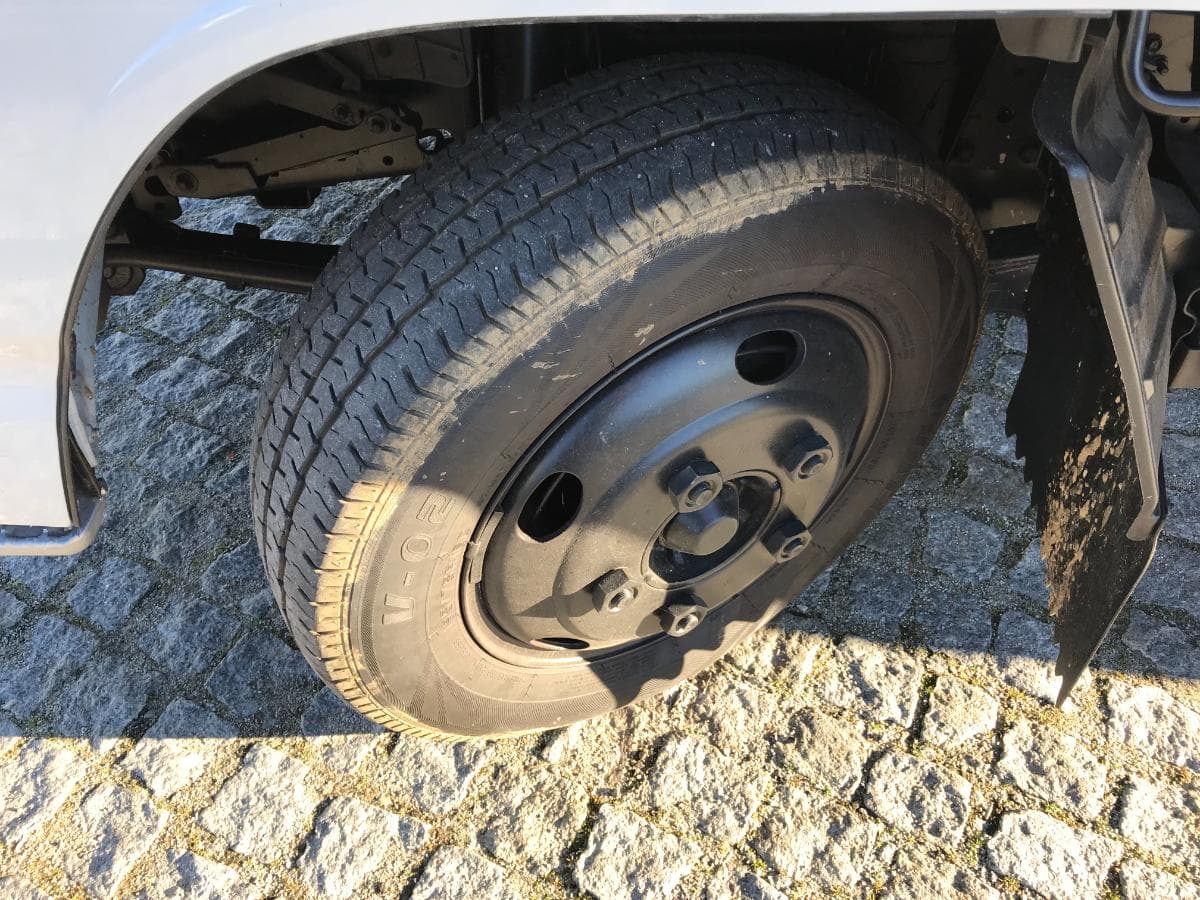 Isuzu NKR 3.1D Com Caixa de Frio · Ano 1997 — imagem 12