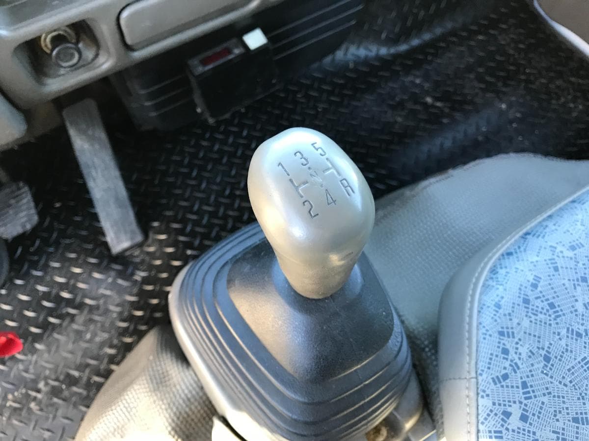 Isuzu NKR 3.1D Com Caixa de Frio · Ano 1997 — imagem 17