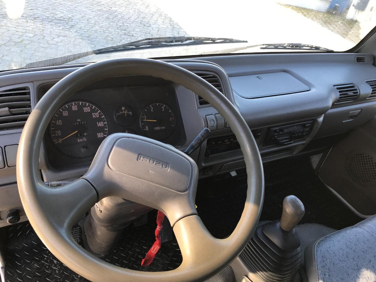 Isuzu NKR 3.1D Com Caixa de Frio · Ano 1997 — imagem 16