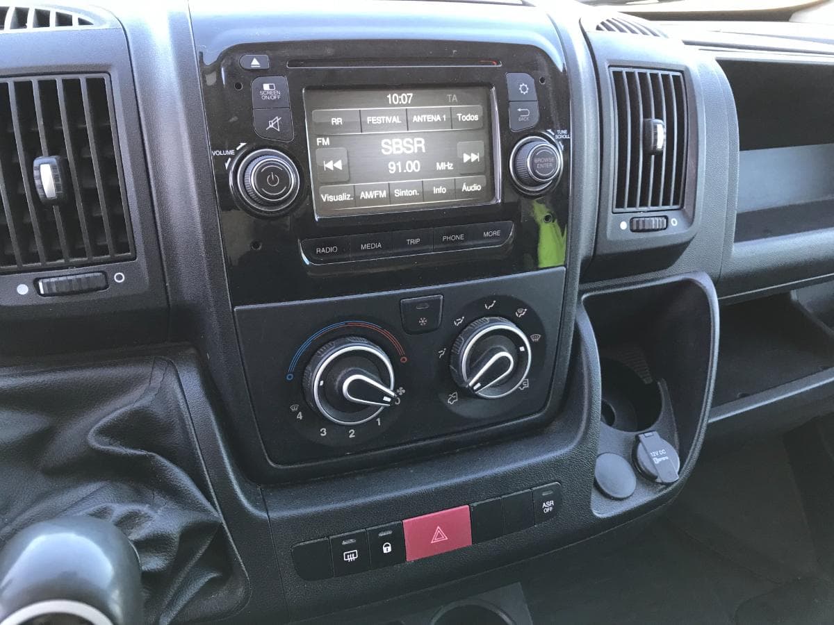 Peugeot Boxer 2.0 Blue HDI · Ano 2016 — imagem 20