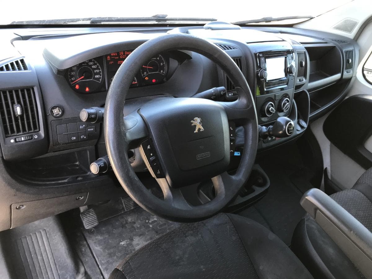 Peugeot Boxer 2.0 Blue HDI · Ano 2016 — imagem 19