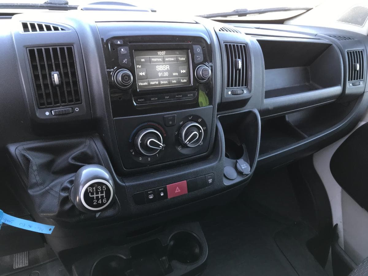 Peugeot Boxer 2.0 Blue HDI · Ano 2016 — imagem 24