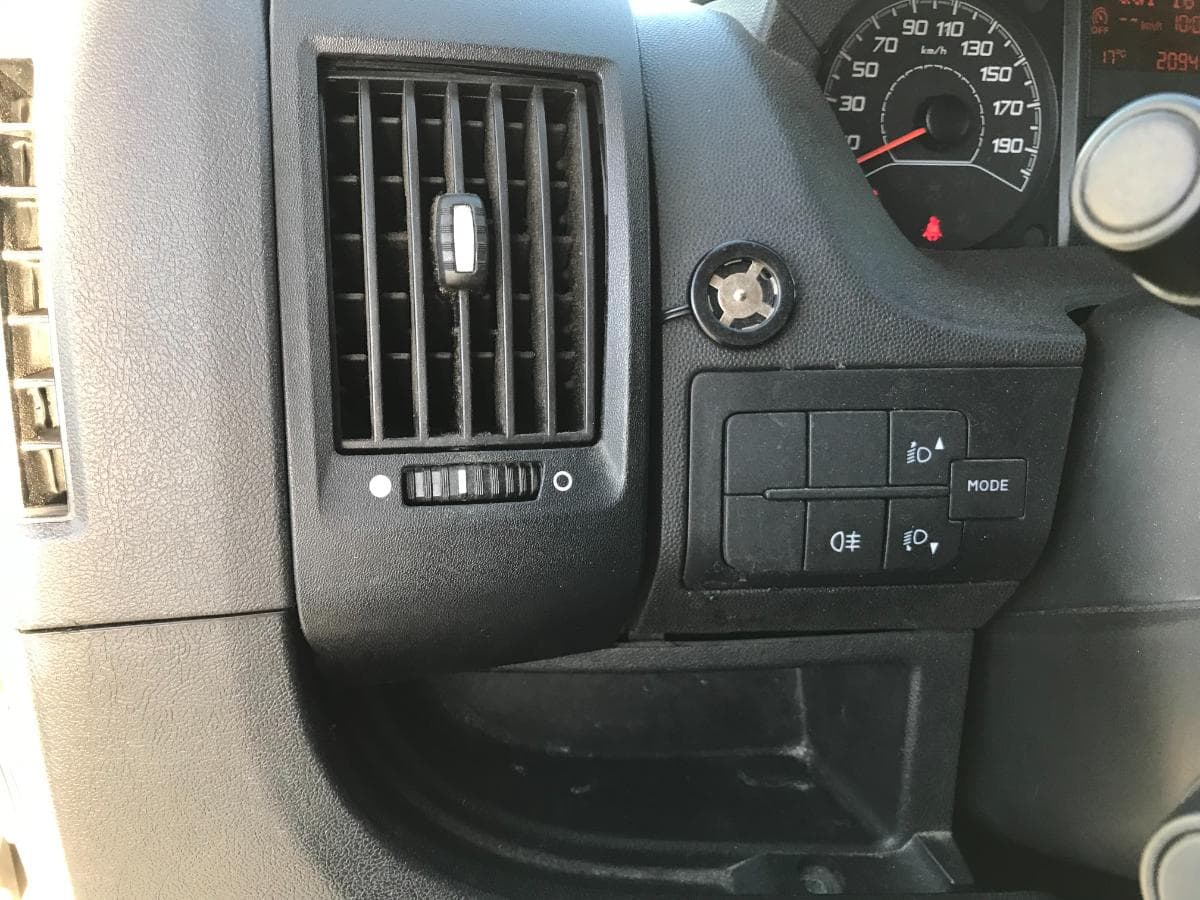 Peugeot Boxer 2.0 Blue HDI · Ano 2016 — imagem 29