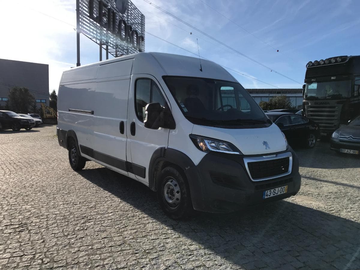 Peugeot Boxer 2.0 Blue HDI · Ano 2017 — imagem 1