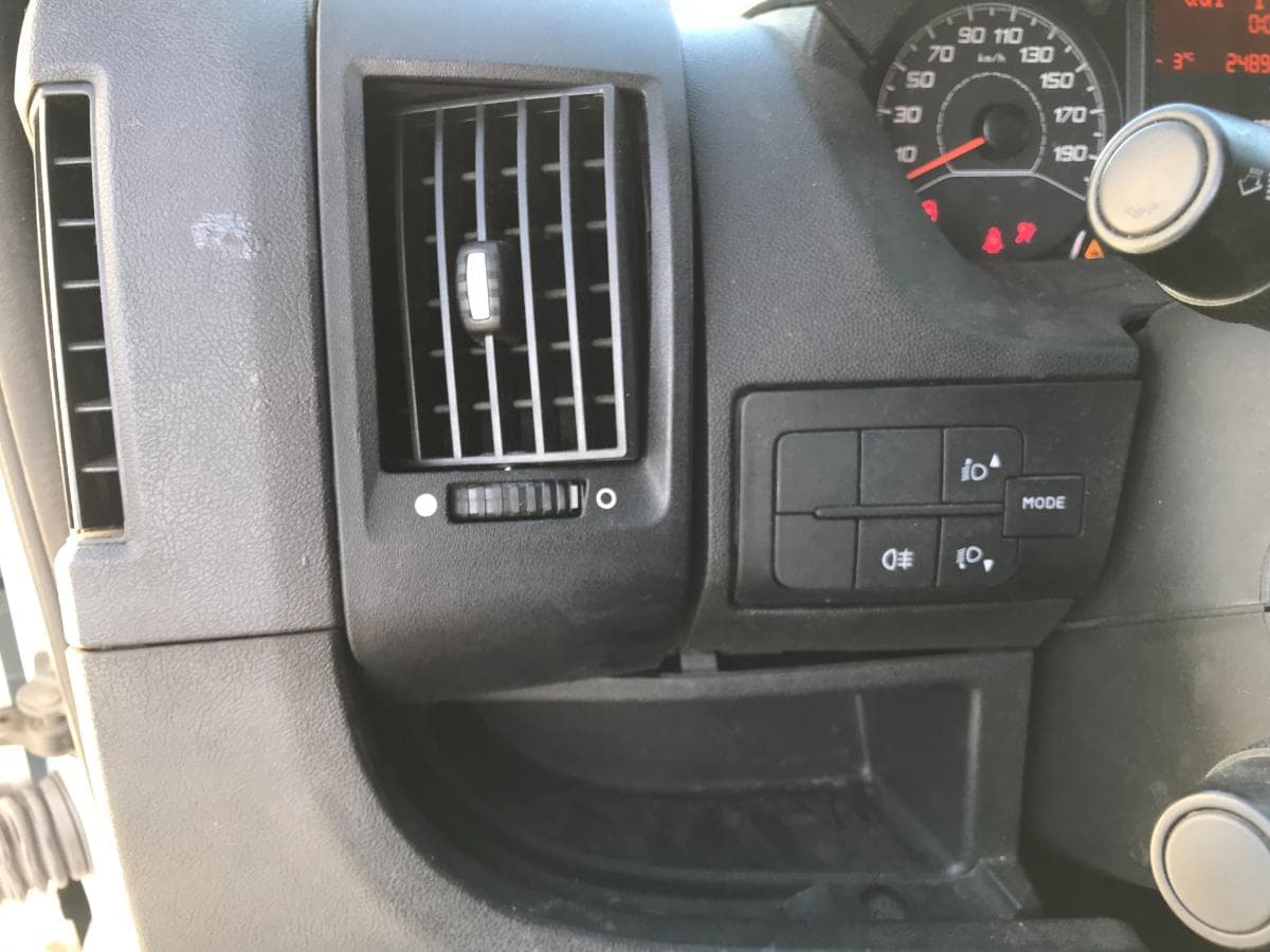 Peugeot Boxer 2.0 Blue HDI · Ano 2017 — imagem 25