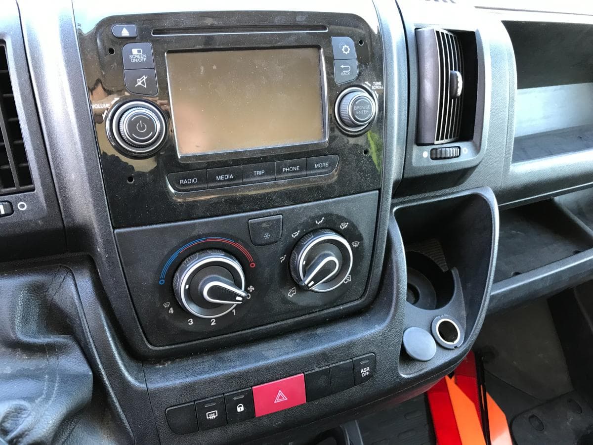 Peugeot Boxer 2.0 Blue HDI · Ano 2017 — imagem 32