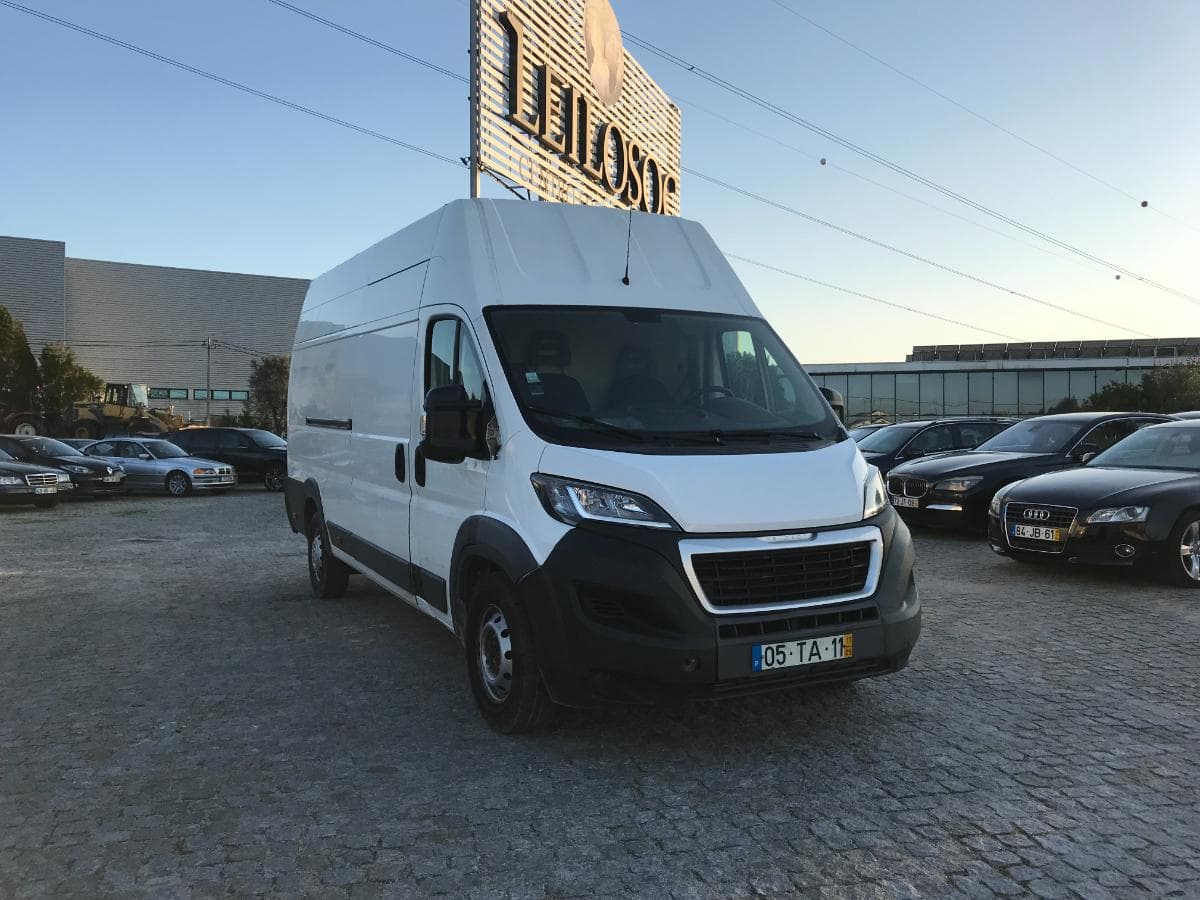 Peugeot Boxer 2.0 Blue HDI · Ano 2017 — imagem 1