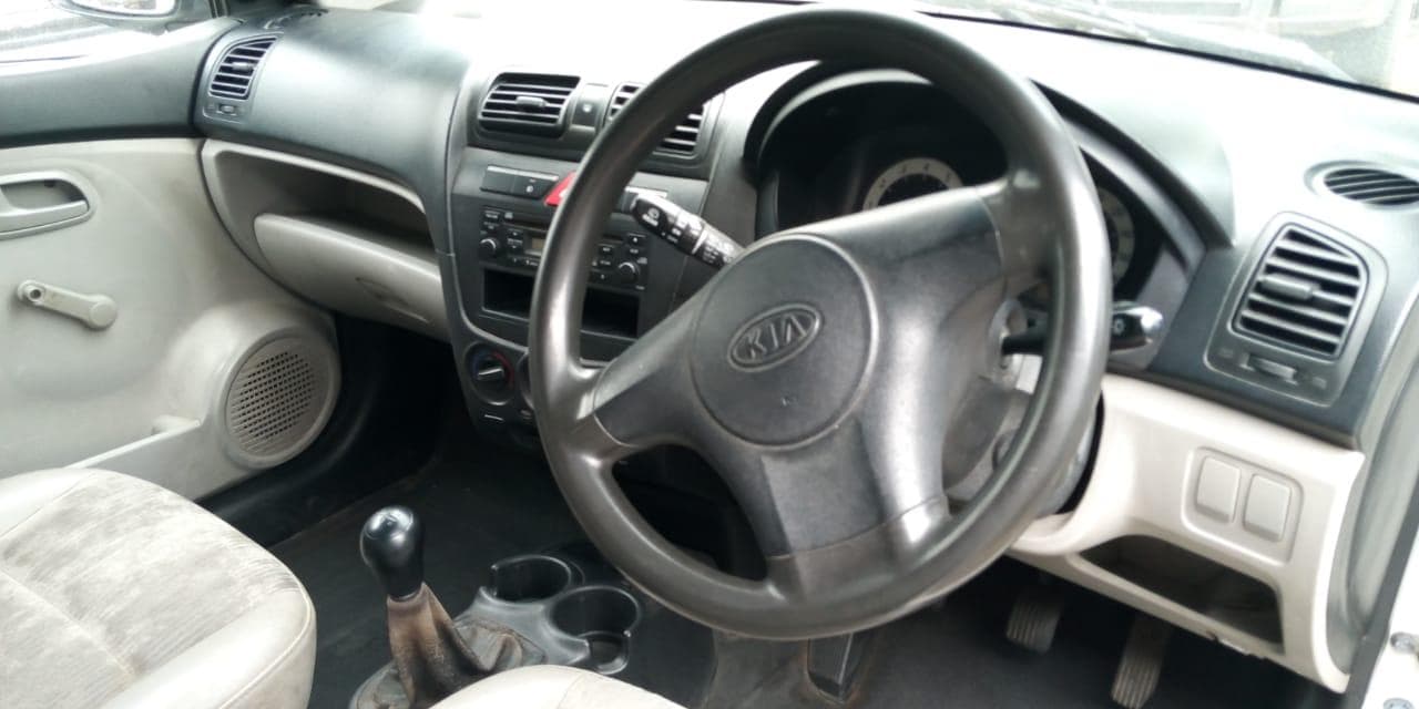 Kia Picanto · — image 4