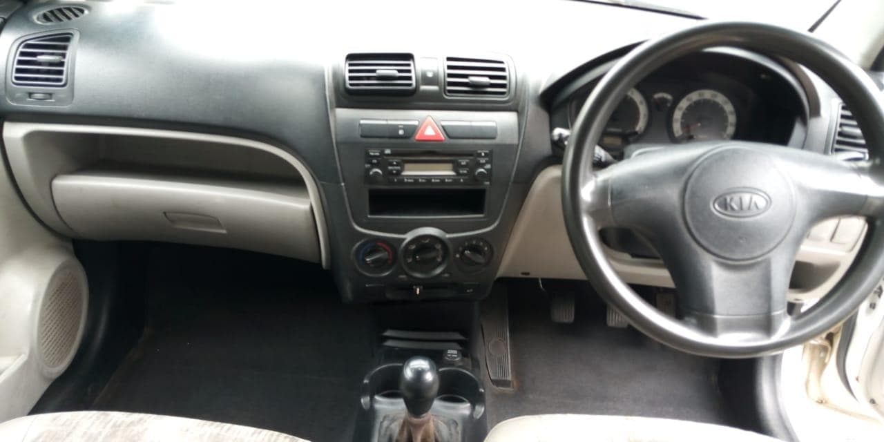 Kia Picanto · — image 7