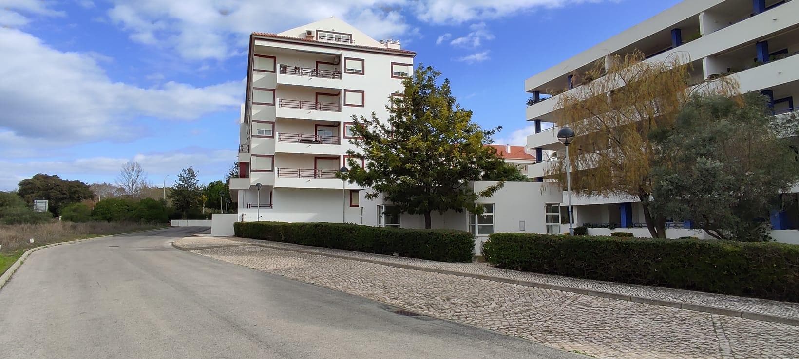 Proporções de Áreas Comuns de Edifício · Loulé — imagem 12