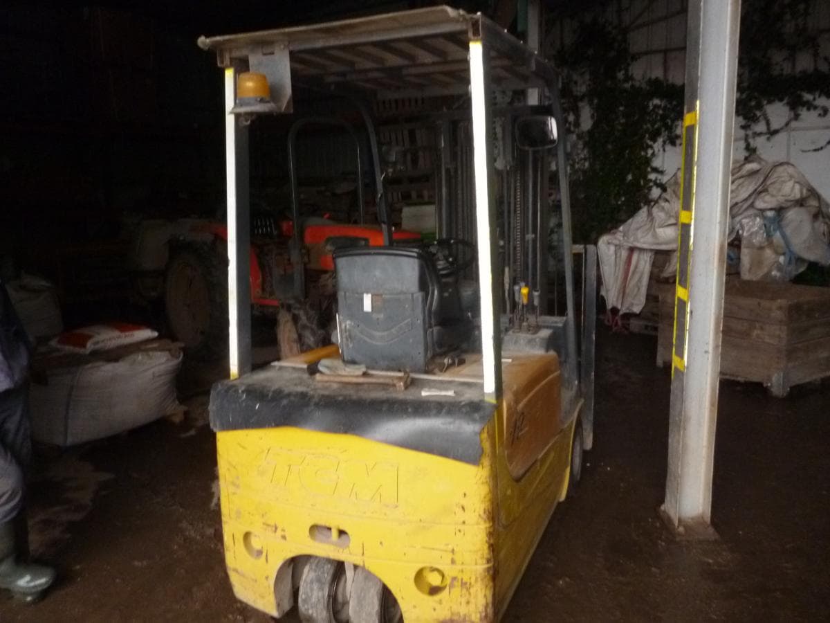Forklift — image 2