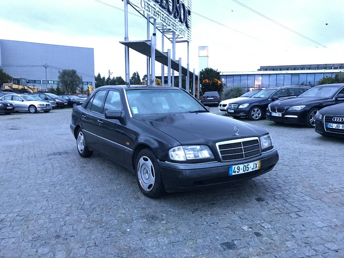 Mercedes-Benz C250 D · Ano 1994 — imagem 1