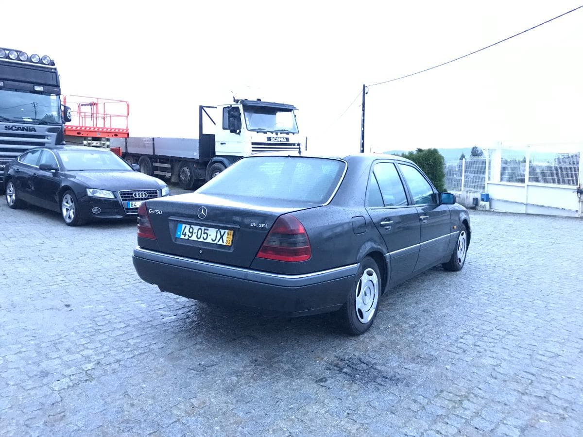 Mercedes-Benz C250 D · Ano 1994 — imagem 4
