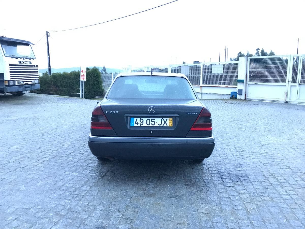 Mercedes-Benz C250 D · Ano 1994 — imagem 5