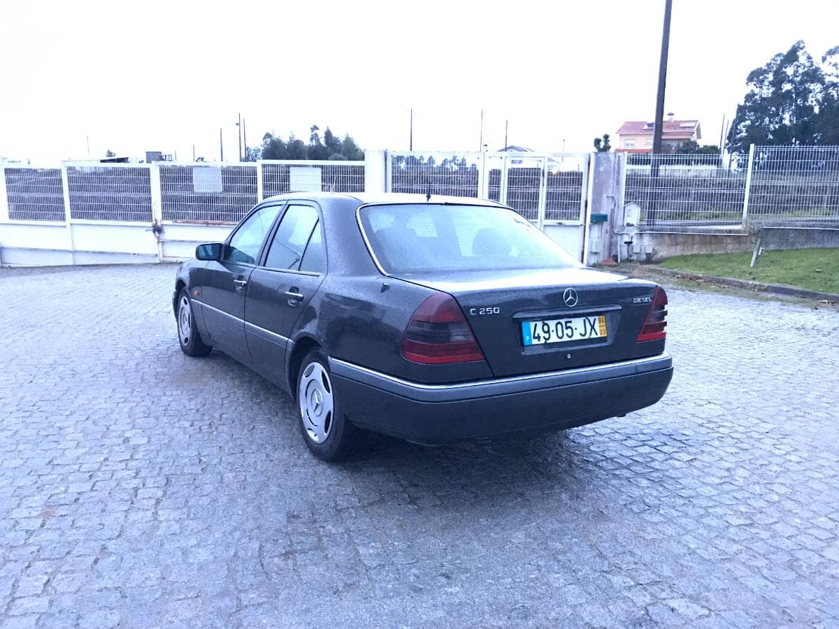 Mercedes-Benz C250 D · Ano 1994 — imagem 6