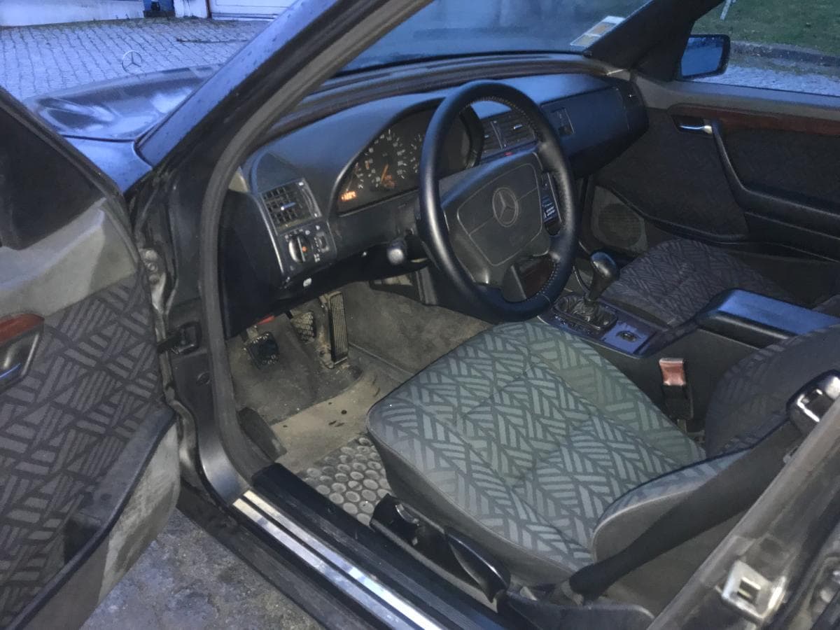Mercedes-Benz C250 D · Ano 1994 — imagem 15