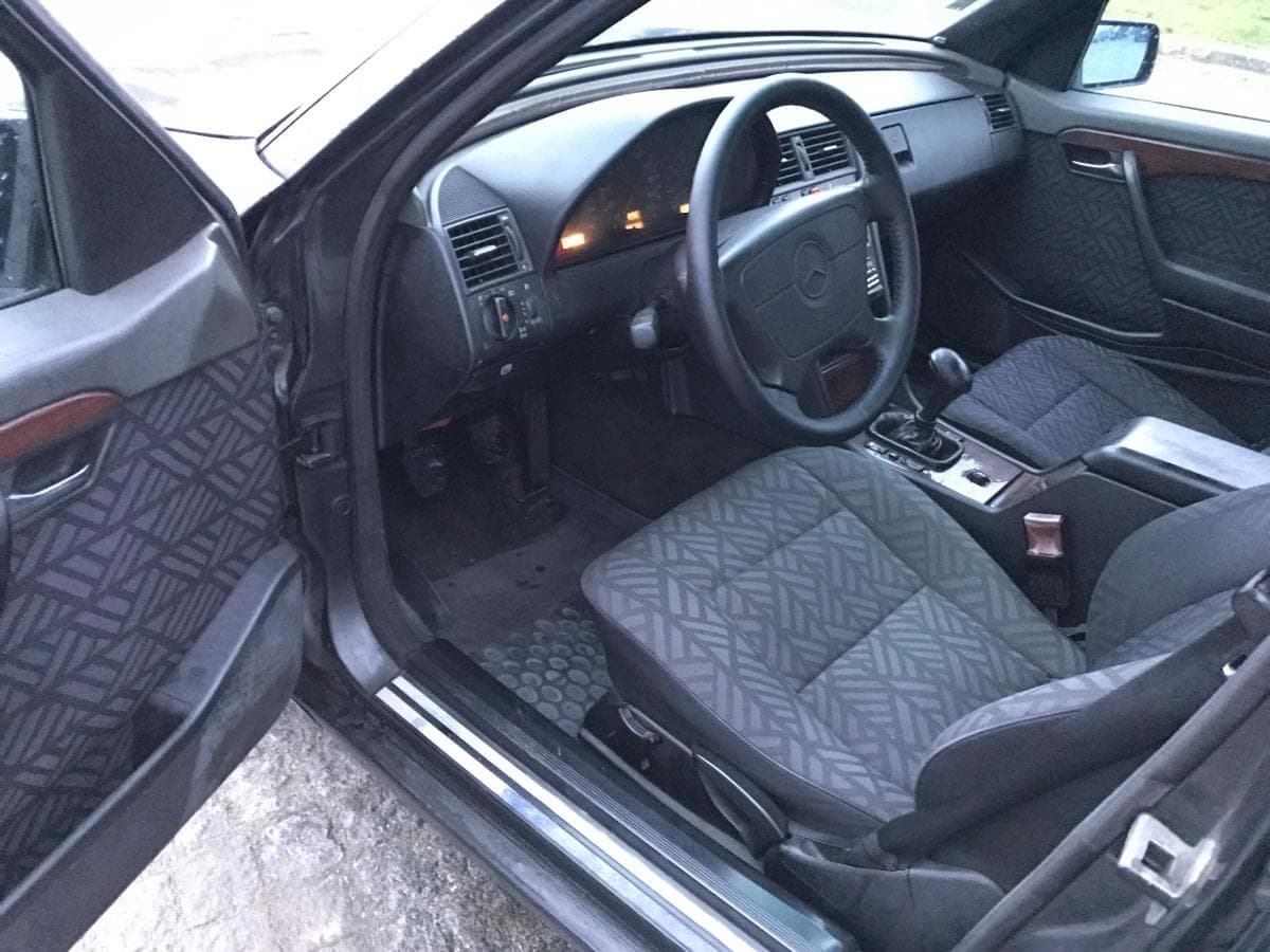 Mercedes-Benz C250 D · Ano 1994 — imagem 21