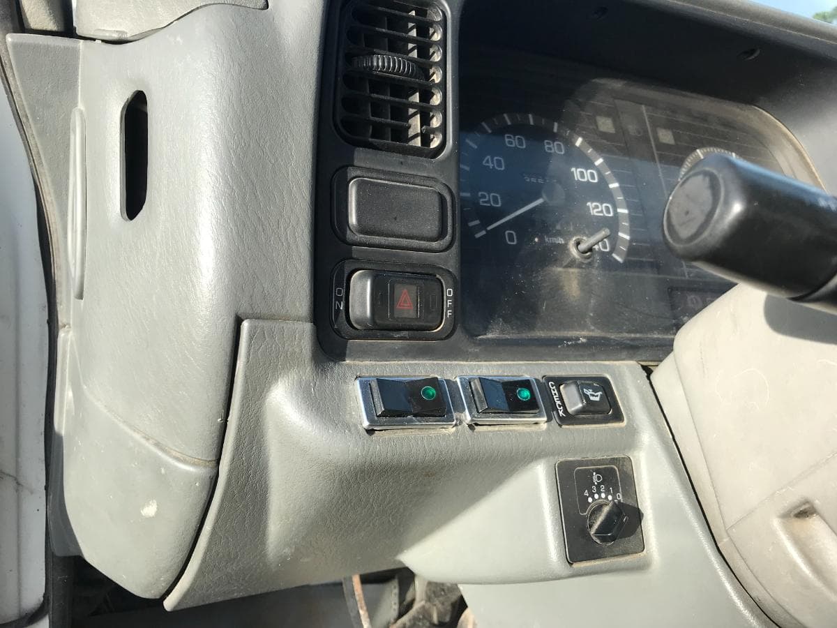 Mitsubishi Canter c/ Plataforma Elevatória de 14 M · Ano 2001 — imagem 14
