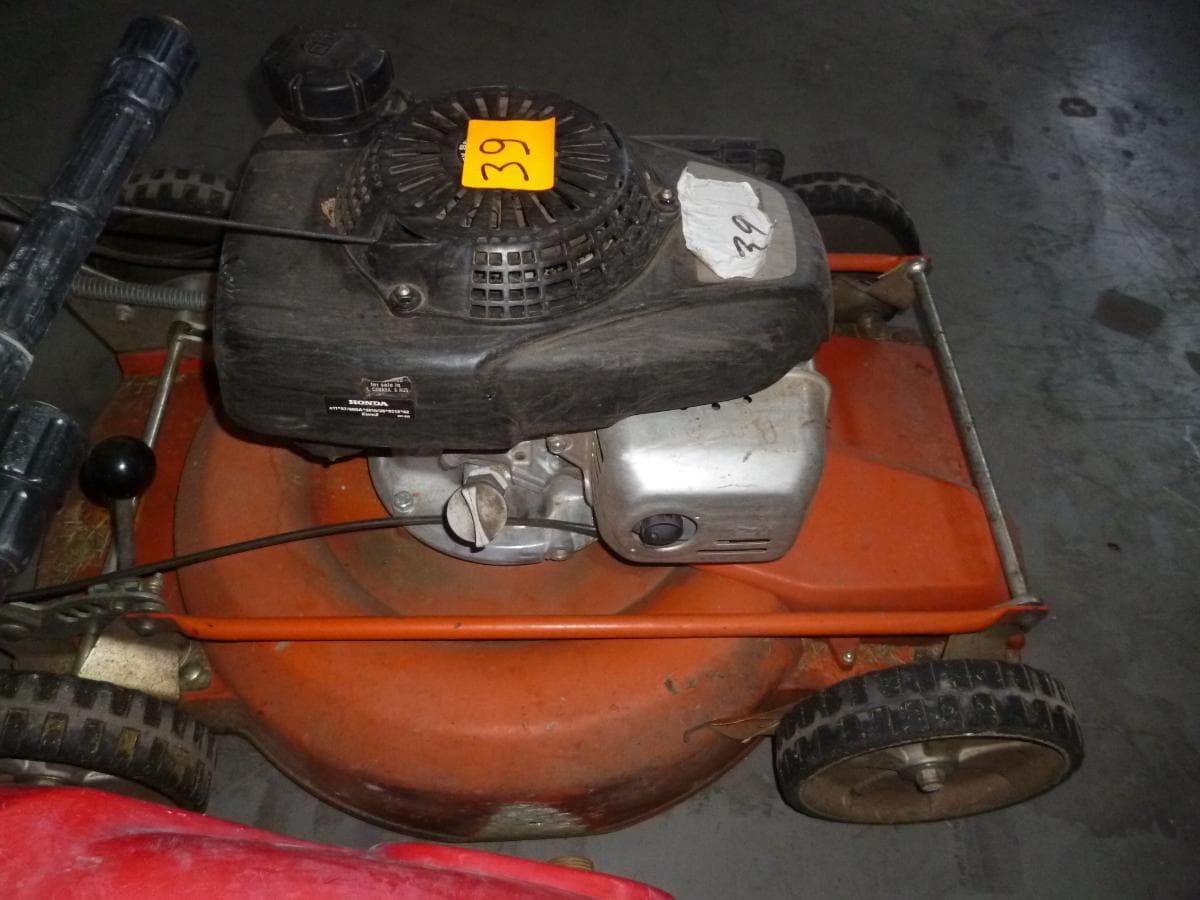 Máquina de cortar relva + máquina de lavar à pressão — image 3