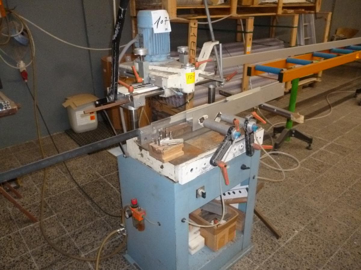Máquina de frezar + Serra de cortar alumínio — imagen 1
