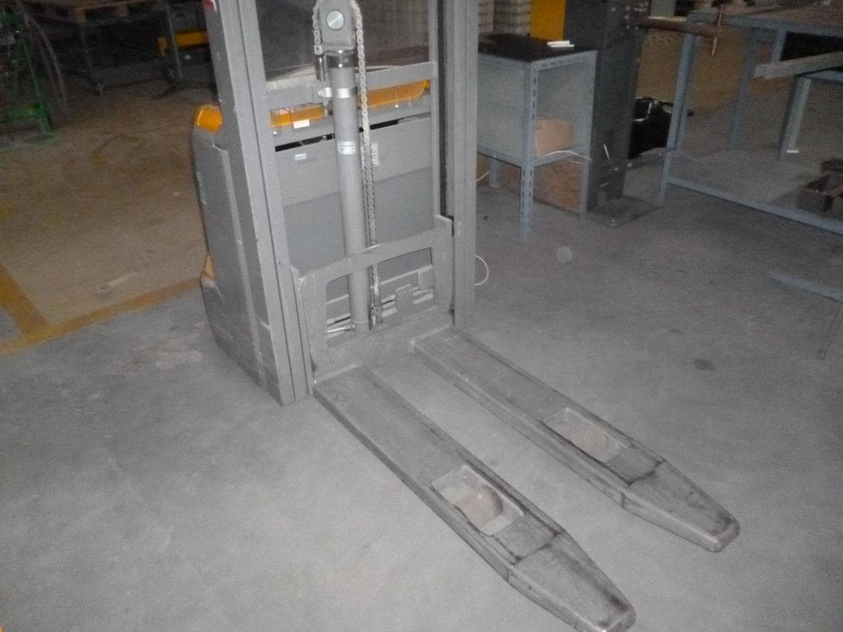 Porta-paletes elétrico — image 2