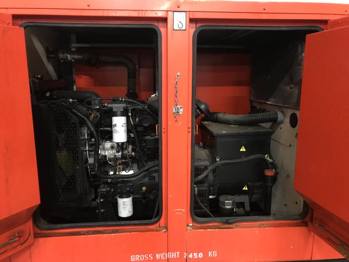 Gerador FG Wilson 27 KVA · Ano 2008 — imagem 5