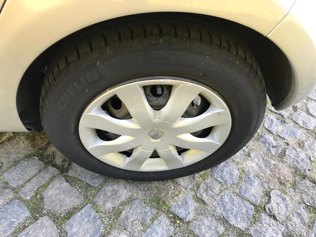 Renault Clio 1.5 DCI · Ano 2007 — imagen 21