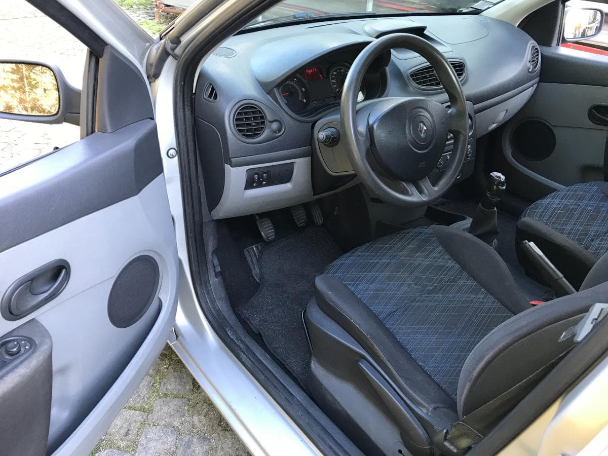 Renault Clio 1.5 DCI · Ano 2007 — imagen 22
