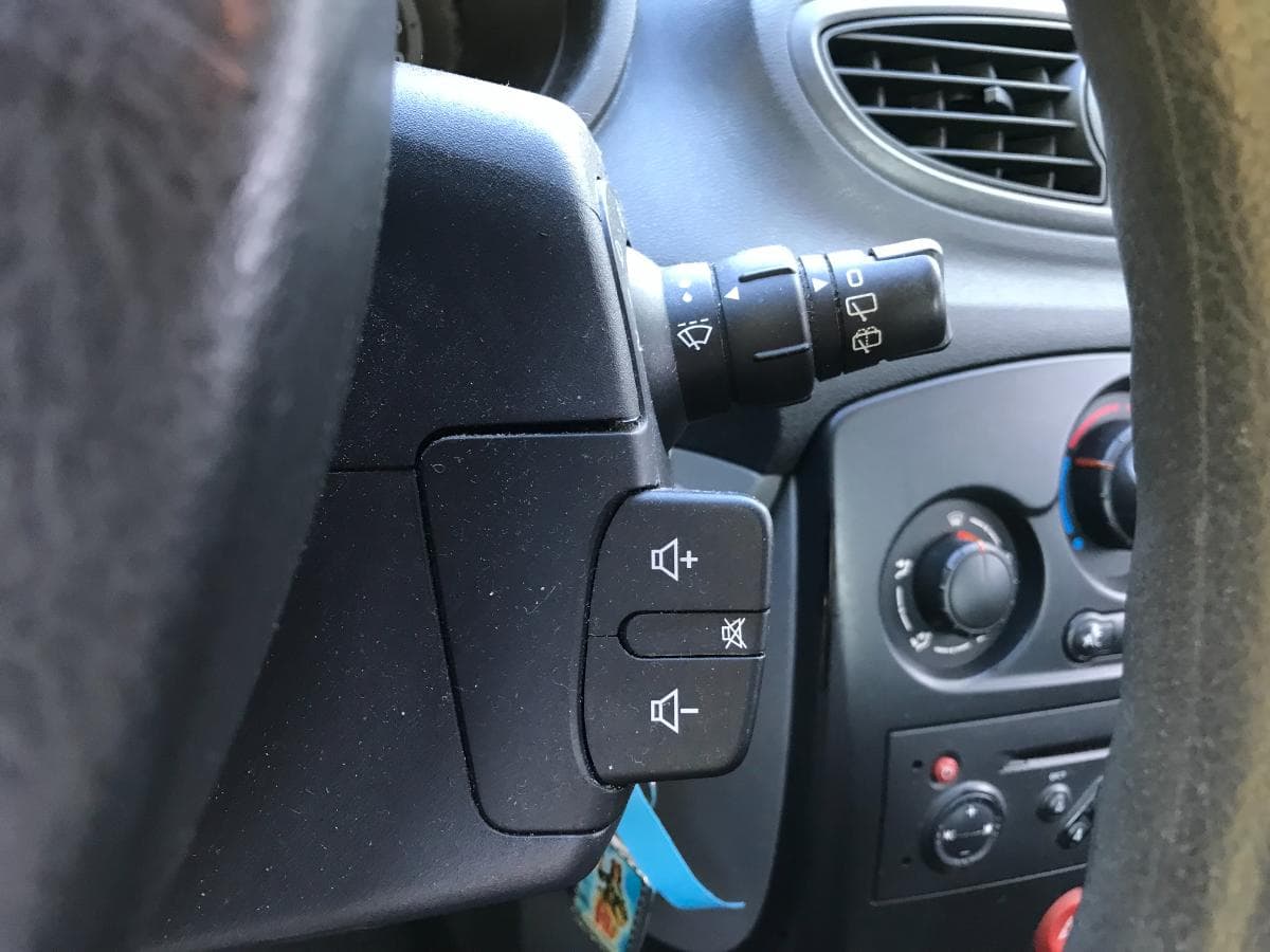 Renault Clio 1.5 DCI · Ano 2007 — imagen 23
