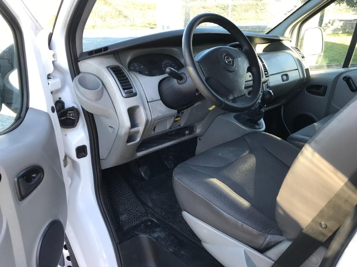 Opel Vívaro 2.0 TDCI · Ano 2007 — image 14