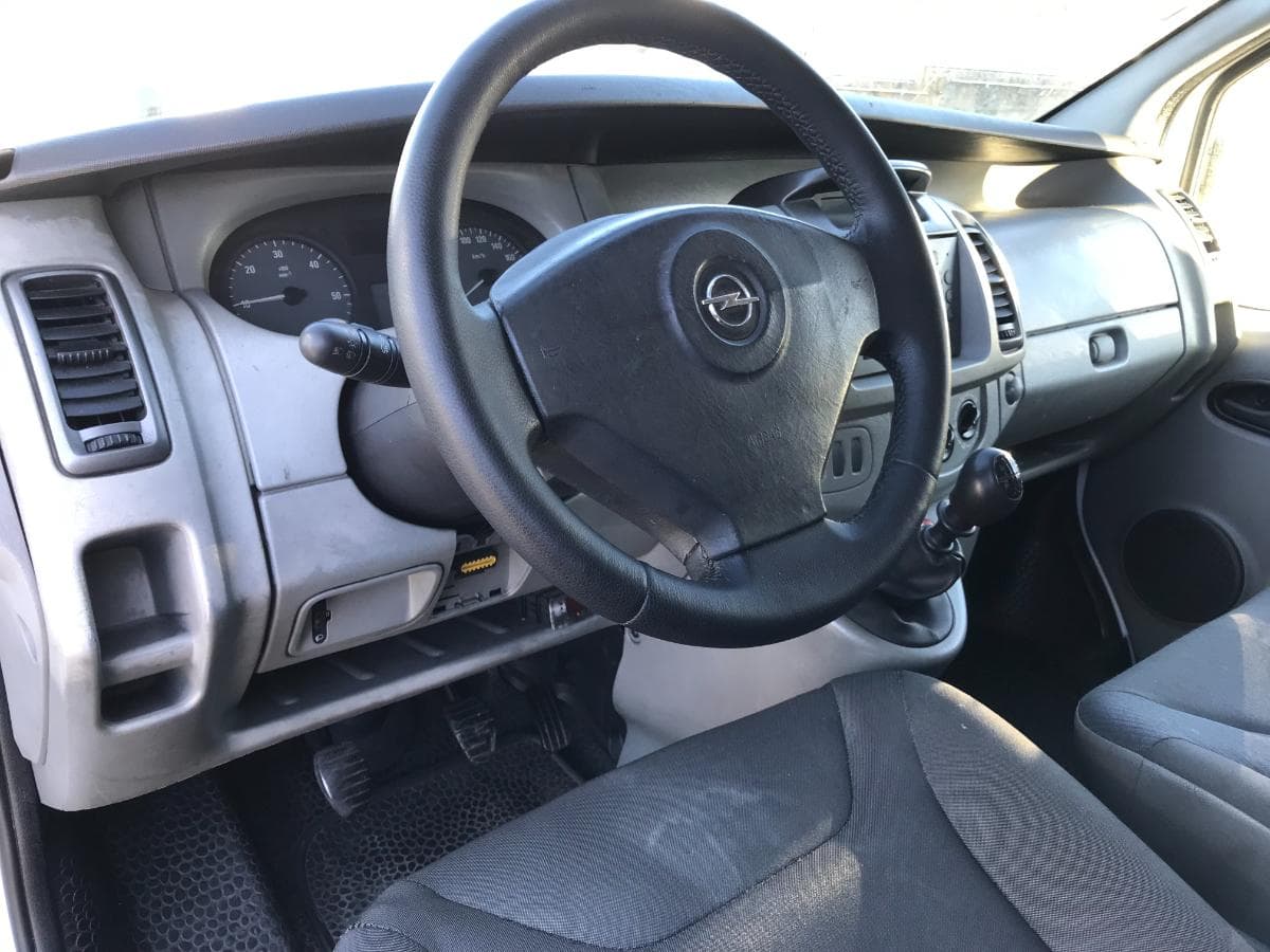 Opel Vívaro 2.0 TDCI · Ano 2007 — image 25