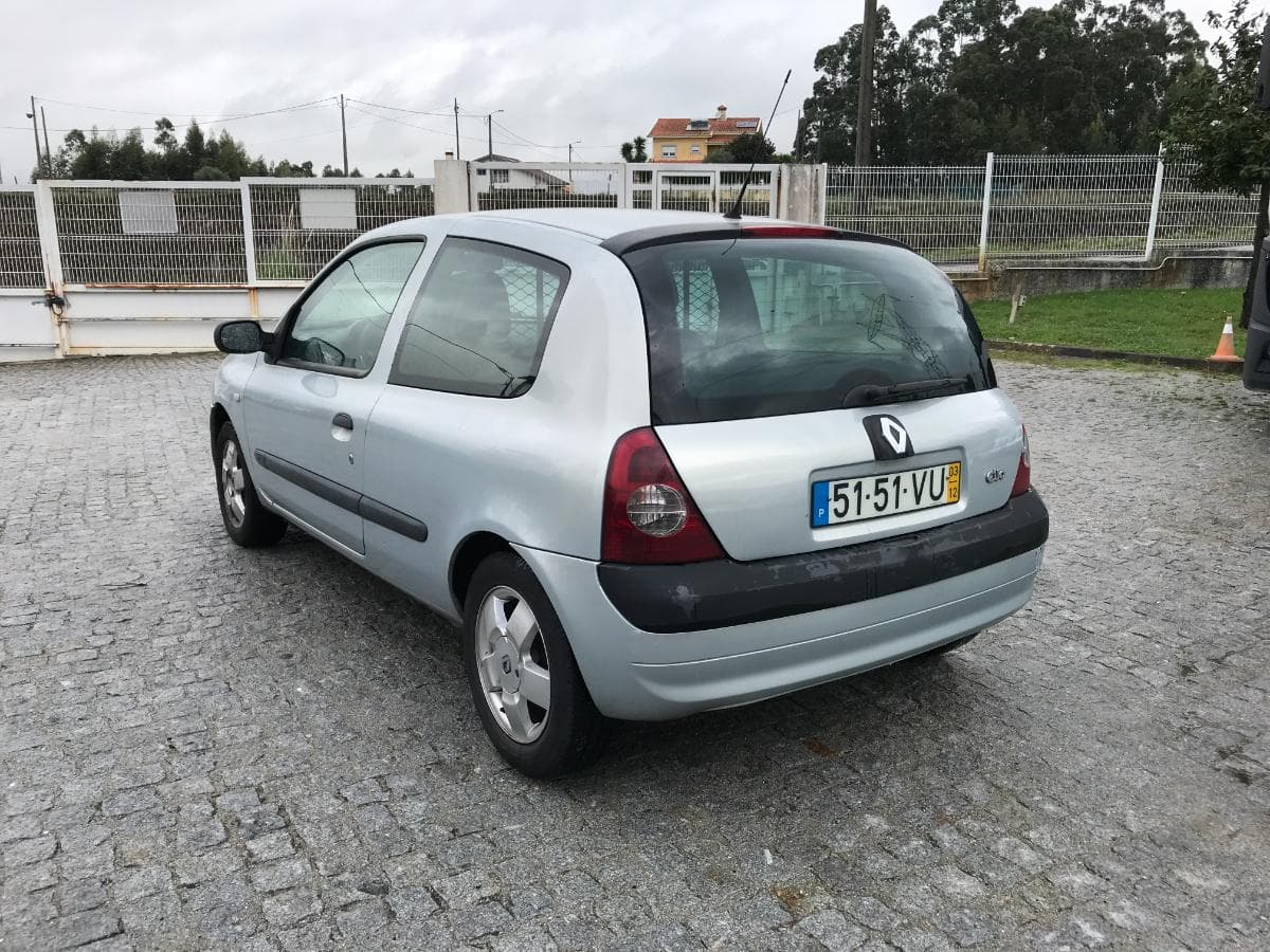 Renault Clio 1.5DCI · Ano 2003 — imagem 6