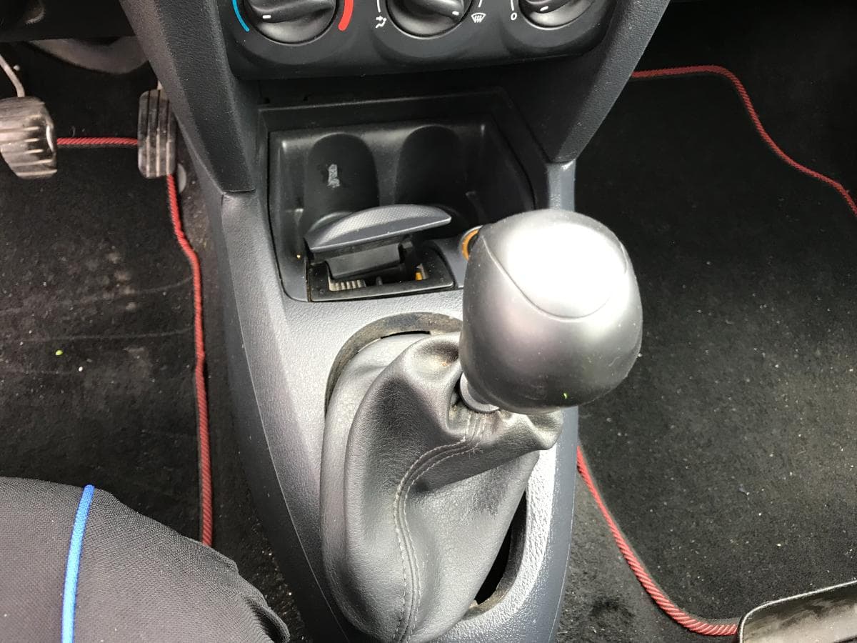 Renault Clio 1.5DCI · Ano 2003 — imagem 29
