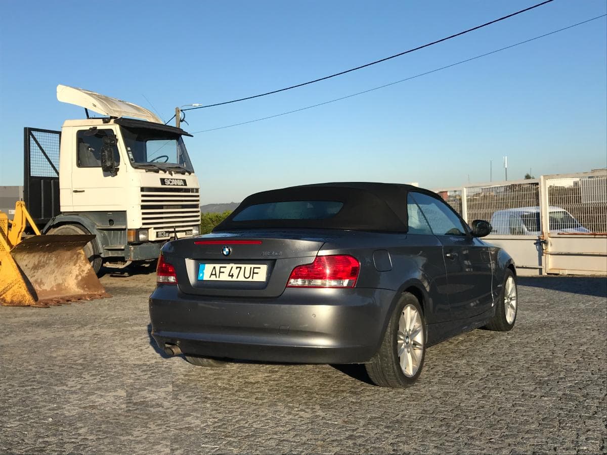 BMW 118D Cabrio · Ano 2010 — imagen 8