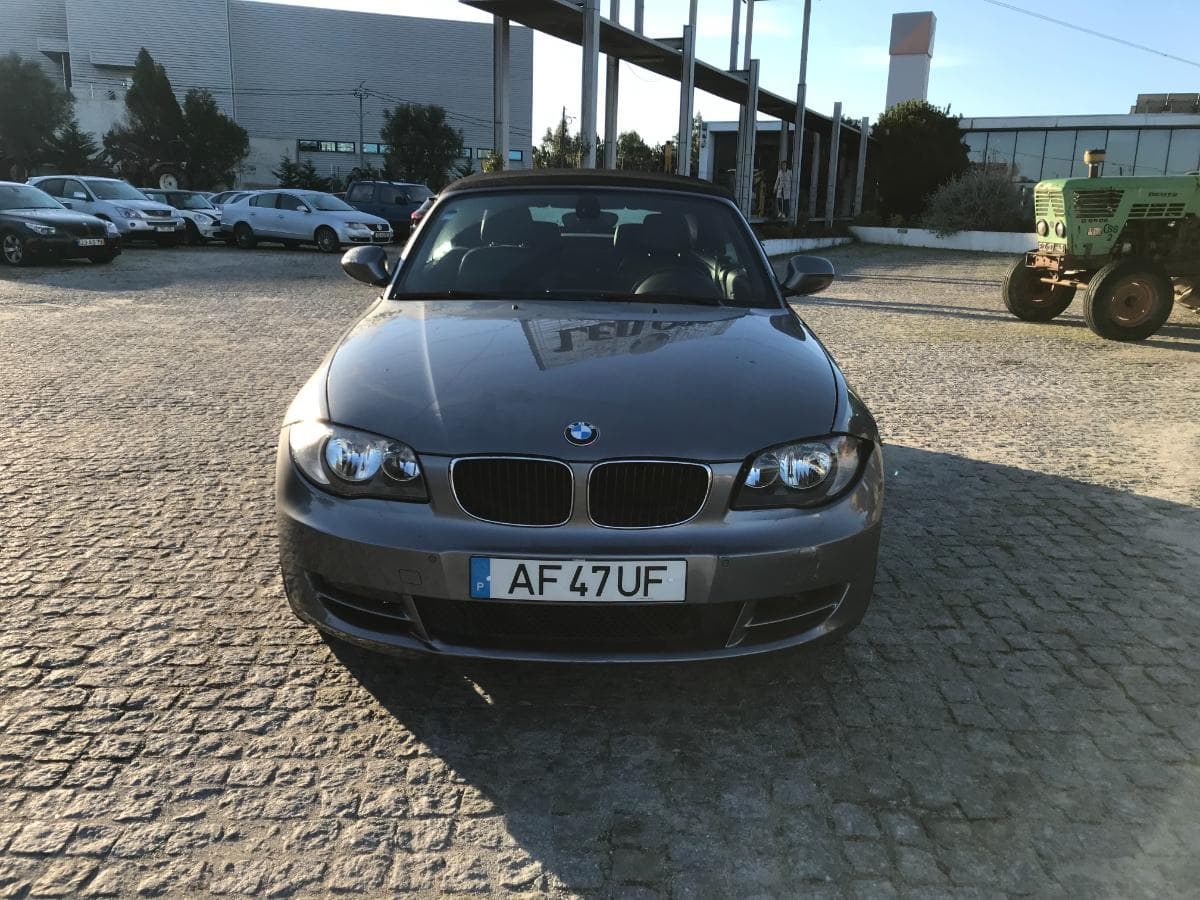 BMW 118D Cabrio · Ano 2010 — imagen 2