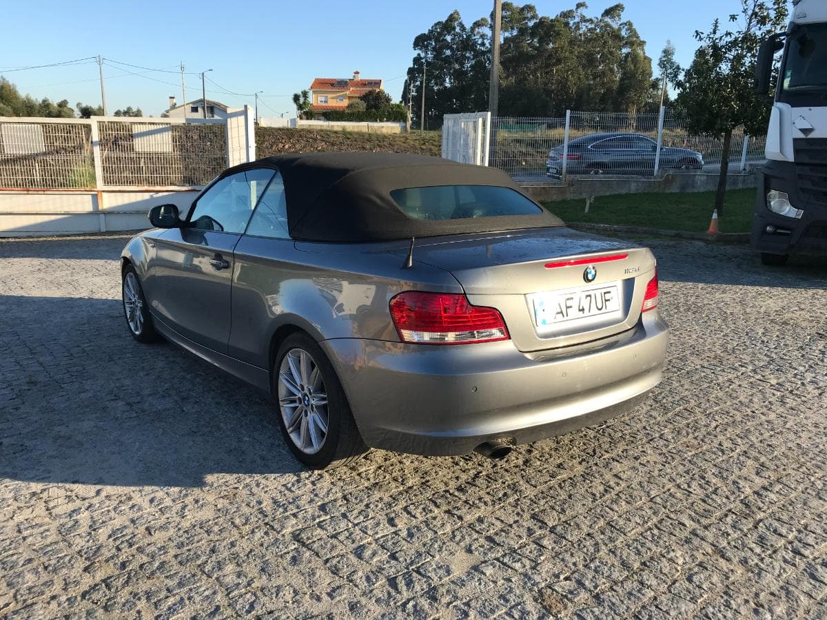 BMW 118D Cabrio · Ano 2010 — imagen 9