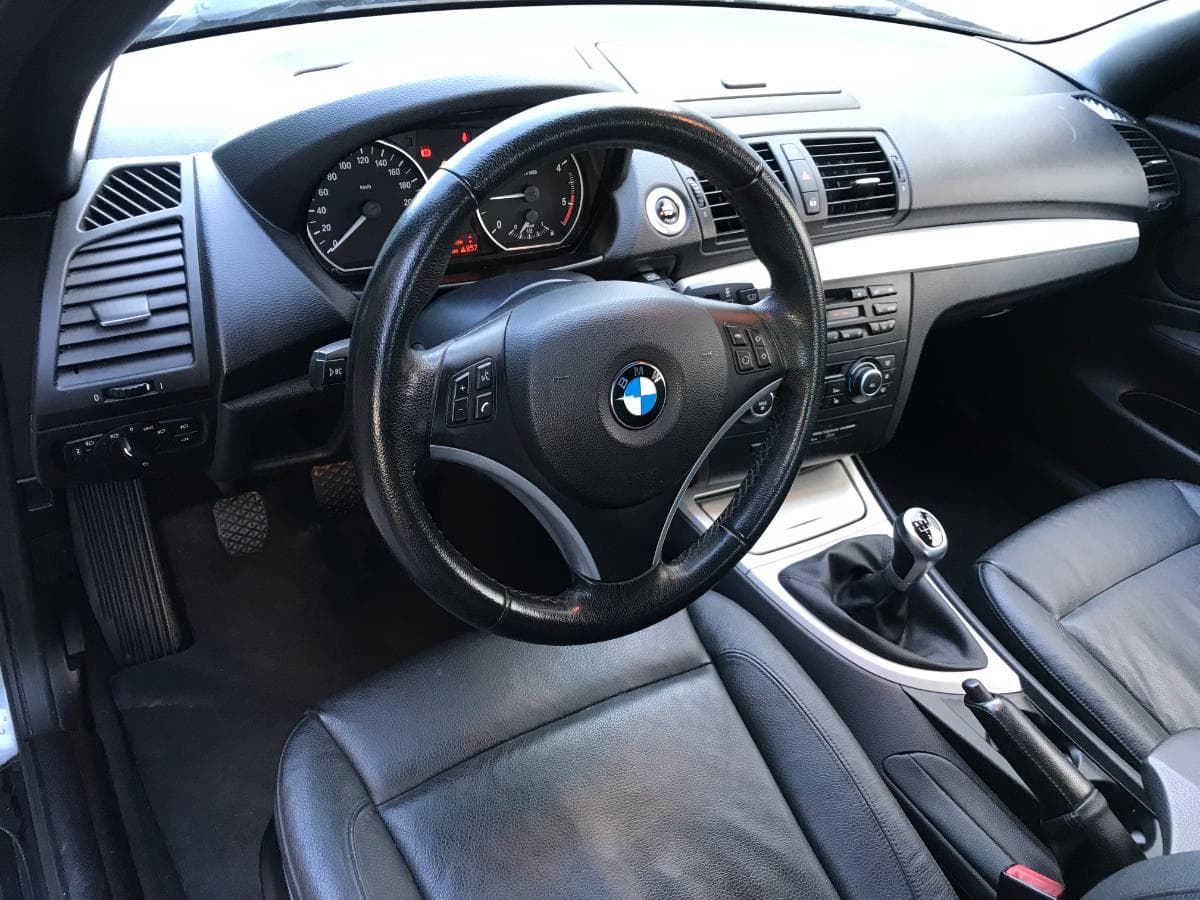 BMW 118D Cabrio · Ano 2010 — imagen 36