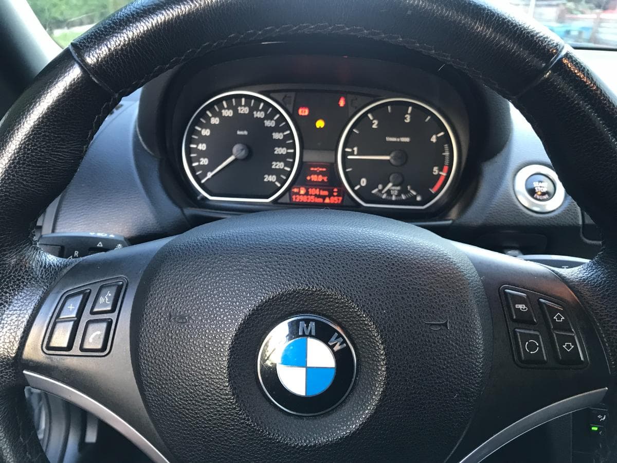 BMW 118D Cabrio · Ano 2010 — imagen 37