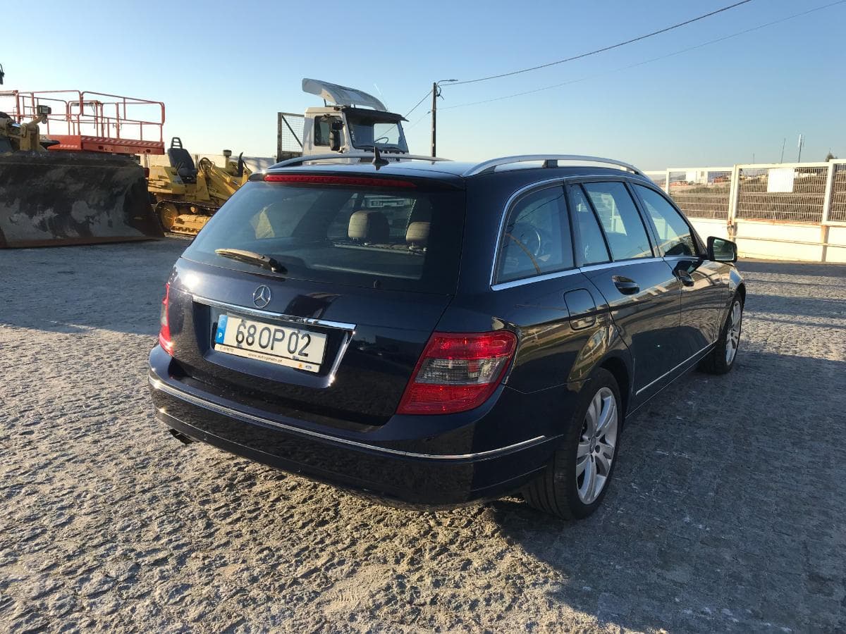 Mercedes-Benz C 200 CDI · Ano 2009 — image 12