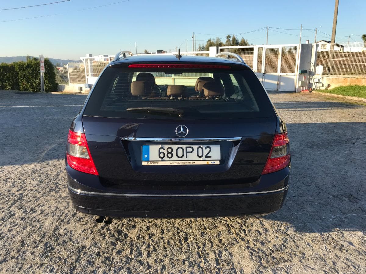 Mercedes-Benz C 200 CDI · Ano 2009 — image 8