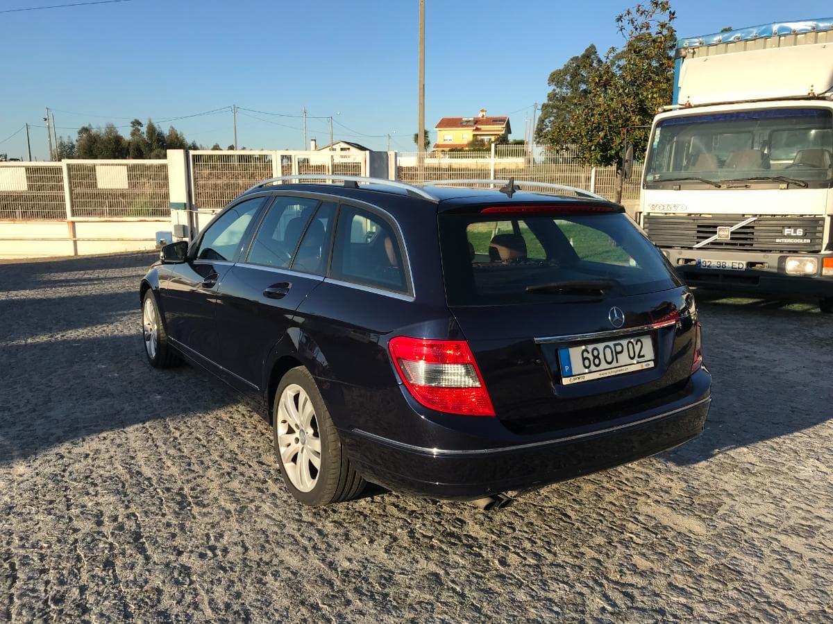 Mercedes-Benz C 200 CDI · Ano 2009 — image 7