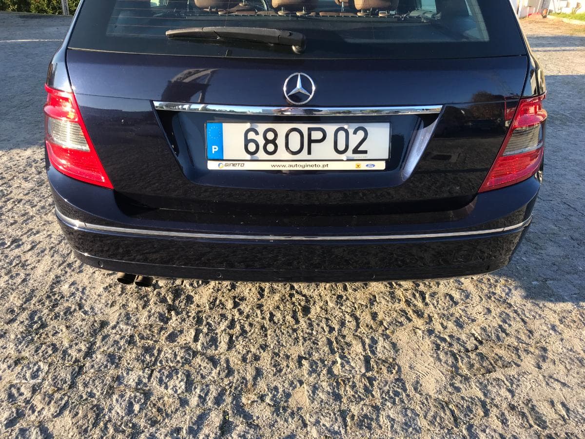 Mercedes-Benz C 200 CDI · Ano 2009 — image 9